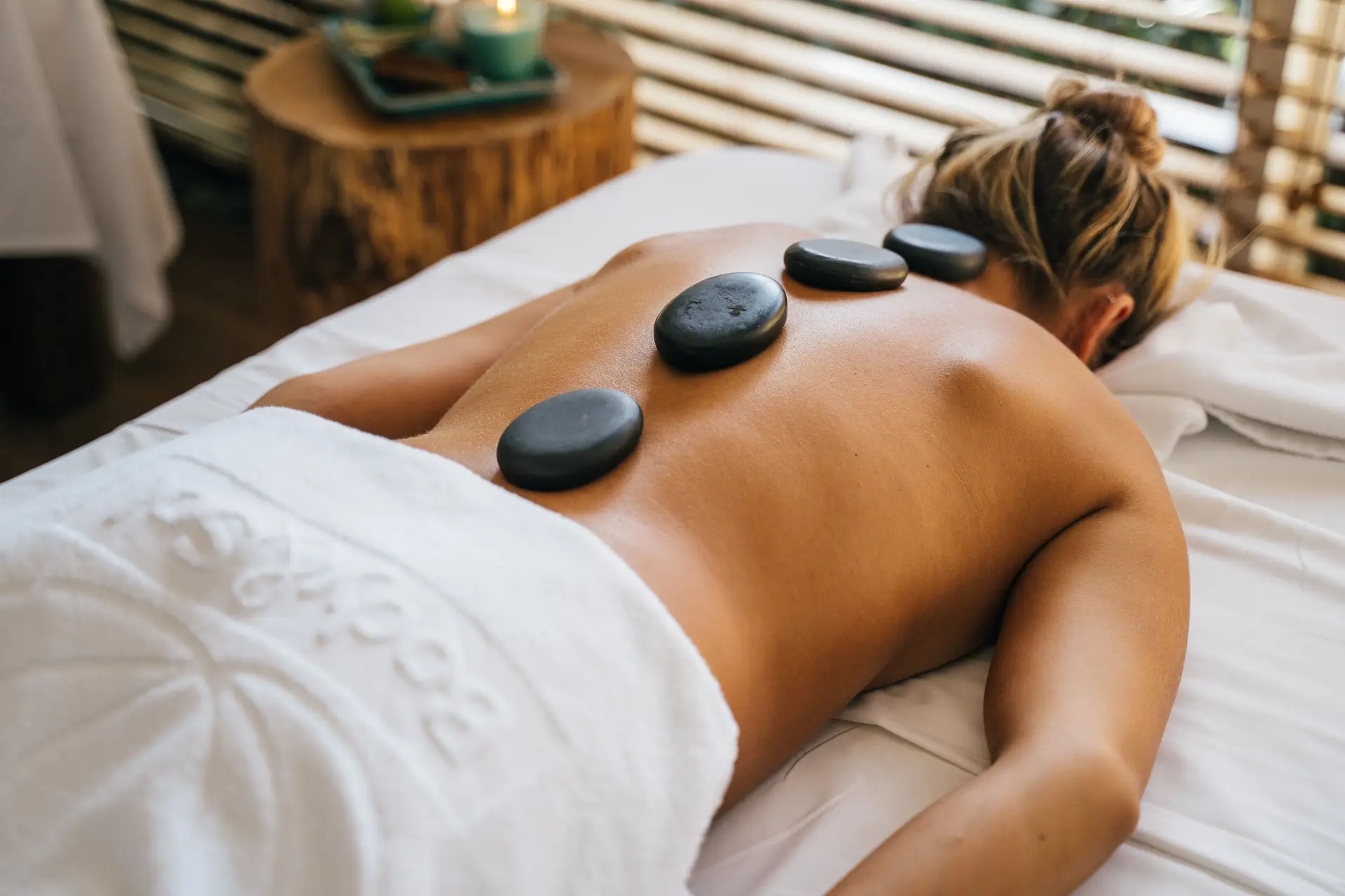 Hot stone masszázs